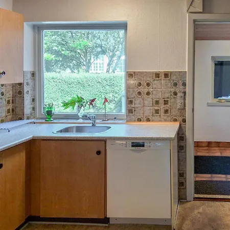 2 Bedroom Stunning In Semesterbostad