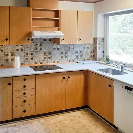 2 Bedroom Stunning In *
