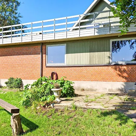 2 Bedroom Stunning In Semesterbostad