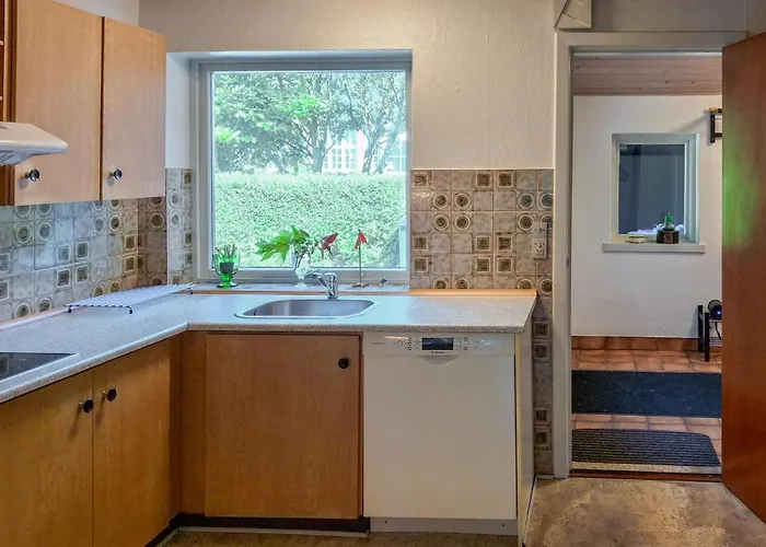 2 Bedroom Stunning In Semesterbostad